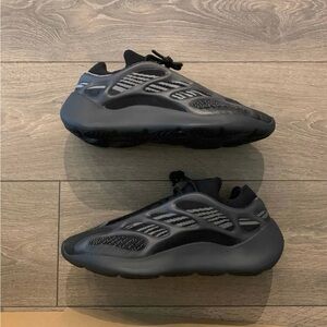 Yeezy v3 alvah size 10.5